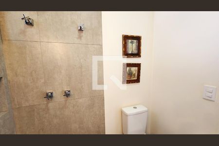 Casa à venda com 250m², 4 quartos e 4 vagas Casa à venda com 250m², 4 quartos e 4 vagas Banheiro 2