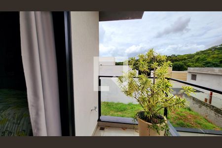 Casa à venda com 250m², 4 quartos e 4 vagas Casa à venda com 250m², 4 quartos e 4 vagasSacada do Quarto 3