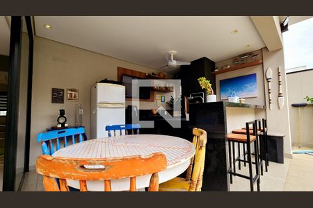 Casa à venda com 250m², 4 quartos e 4 vagas Casa à venda com 250m², 4 quartos e 4 vagasCozinha