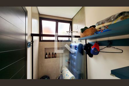 Casa à venda com 250m², 4 quartos e 4 vagas Casa à venda com 250m², 4 quartos e 4 vagasBanheiro