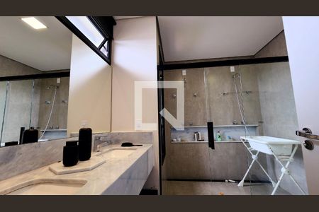 Casa à venda com 250m², 4 quartos e 4 vagas Casa à venda com 250m², 4 quartos e 4 vagasBanheiro da Suíte