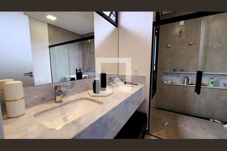 Casa à venda com 250m², 4 quartos e 4 vagas Casa à venda com 250m², 4 quartos e 4 vagasBanheiro da Suíte