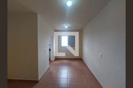 Quarto de casa para alugar com 1 quarto, 40m² em Piraporinha, São Paulo