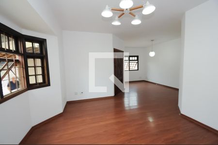 Sala de casa à venda com 3 quartos, 220m² em Nova Petrópolis, São Bernardo do Campo