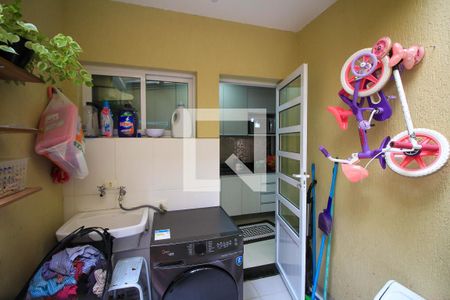 Casa à venda com 67m², 2 quartos e 1 vaga Casa à venda com 67m², 2 quartos e 1 vagaÁrea de Serviço