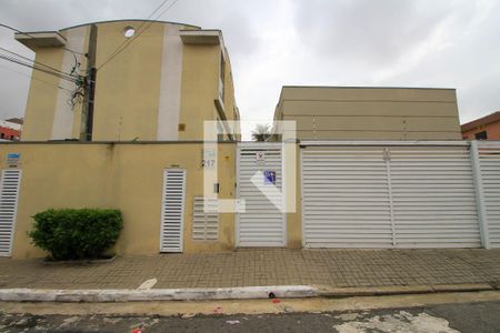 Casa à venda com 67m², 2 quartos e 1 vaga Casa à venda com 67m², 2 quartos e 1 vagaFachada