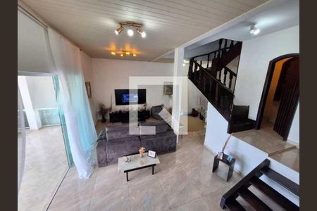 Casa à venda com 528m², 4 quartos e 3 vagas