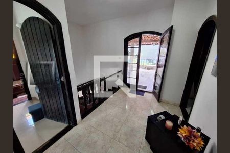 Casa à venda com 528m², 4 quartos e 3 vagas