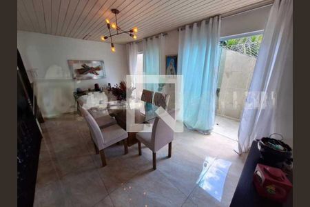 Casa à venda com 528m², 4 quartos e 3 vagas