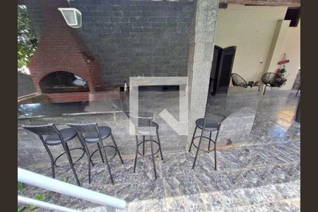 Casa à venda com 528m², 4 quartos e 3 vagas