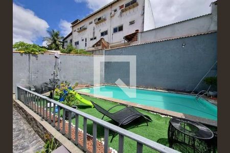 Casa à venda com 528m², 4 quartos e 3 vagas