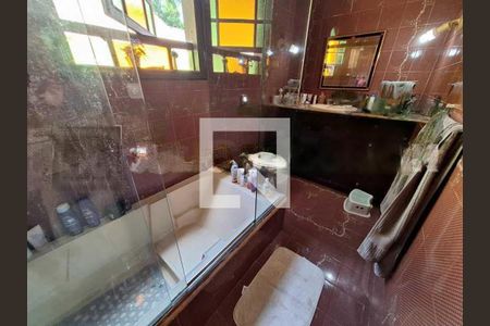 Casa à venda com 528m², 4 quartos e 3 vagas