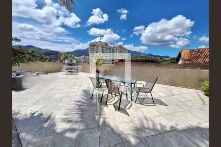 Casa à venda com 528m², 4 quartos e 3 vagas