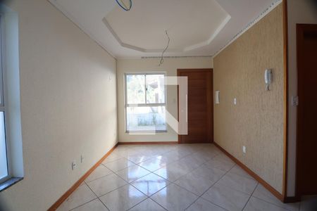 Sala - cozinha  de casa de condomínio à venda com 2 quartos, 59m² em Niterói, Canoas