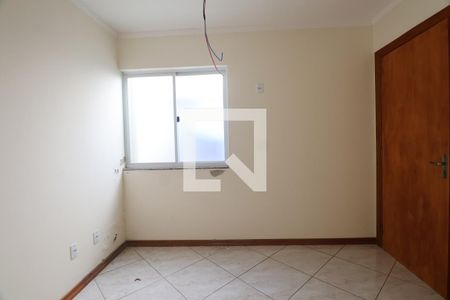 Quarto 1 de casa de condomínio à venda com 2 quartos, 59m² em Niterói, Canoas