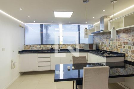 Sala/Cozinha de apartamento para alugar com 1 quarto, 45m² em Novo Mundo, Curitiba