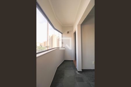 Sacada de apartamento para alugar com 2 quartos, 80m² em Cambuí, Campinas