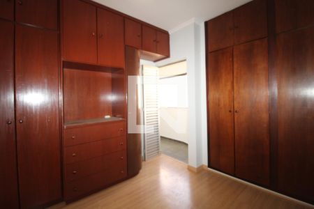 Quarto 1 de apartamento para alugar com 2 quartos, 80m² em Cambuí, Campinas