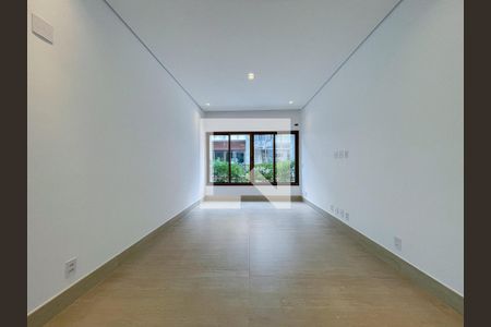 Casa à venda com 4 quartos, 435m² em Santo Amaro, São Paulo