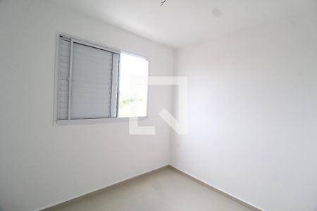 Quarto 2 de apartamento para alugar com 2 quartos, 48m² em Jardim Holanda, Uberlândia