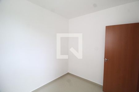 Quarto 1 de apartamento para alugar com 2 quartos, 48m² em Jardim Holanda, Uberlândia