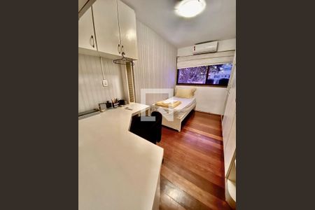 Quarto de apartamento para alugar com 3 quartos, 190m² em Recreio dos Bandeirantes, Rio de Janeiro