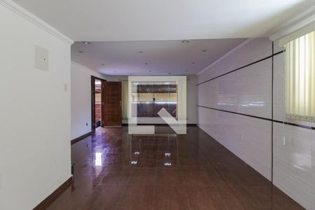 Sala de casa para alugar com 6 quartos, 322m² em Vila Dirce, Mauá