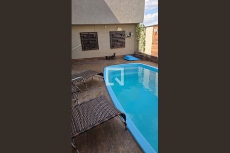 Casa à venda com 325m², 3 quartos e 5 vagas Casa à venda com 325m², 3 quartos e 5 vagasÁrea comum