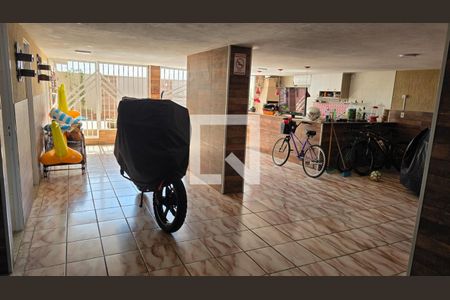 Casa à venda com 325m², 3 quartos e 5 vagas Casa à venda com 325m², 3 quartos e 5 vagasÁrea comum