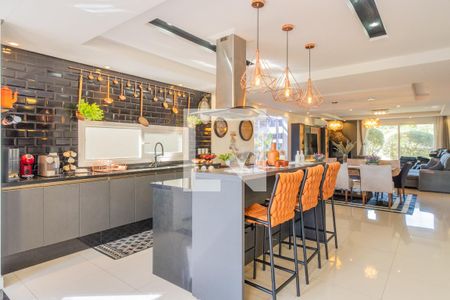 Casa à venda com 360m², 3 quartos e 8 vagas Casa à venda com 360m², 3 quartos e 8 vagasCozinha