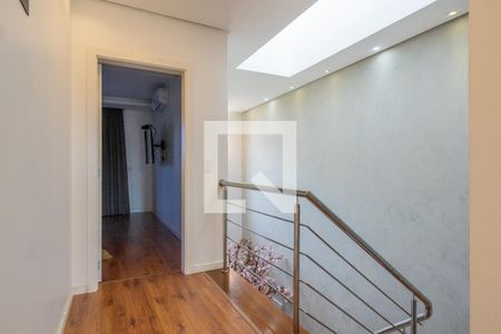 Casa à venda com 360m², 3 quartos e 8 vagas Casa à venda com 360m², 3 quartos e 8 vagasCorredor