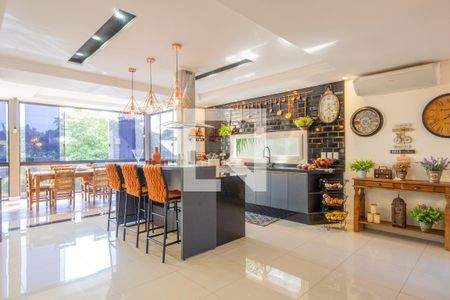 Casa à venda com 360m², 3 quartos e 8 vagas Casa à venda com 360m², 3 quartos e 8 vagasCozinha