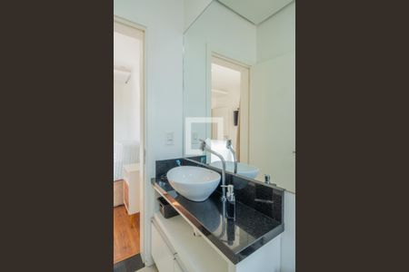 Casa à venda com 360m², 3 quartos e 8 vagas Casa à venda com 360m², 3 quartos e 8 vagasBanheiro do Quarto 2