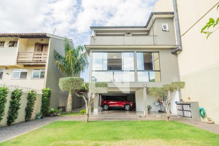 Casa à venda com 360m², 3 quartos e 8 vagas Casa à venda com 360m², 3 quartos e 8 vagasQuintal