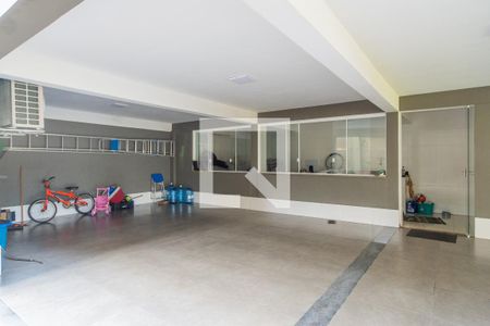 Casa à venda com 360m², 3 quartos e 8 vagas Casa à venda com 360m², 3 quartos e 8 vagasGaragem