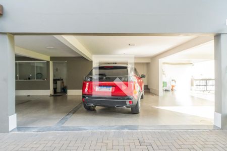 Casa à venda com 360m², 3 quartos e 8 vagas Casa à venda com 360m², 3 quartos e 8 vagasGaragem