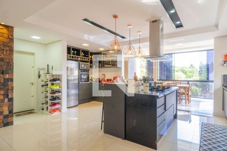 Casa à venda com 360m², 3 quartos e 8 vagas Casa à venda com 360m², 3 quartos e 8 vagasCozinha