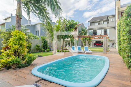 Casa à venda com 360m², 3 quartos e 8 vagas Casa à venda com 360m², 3 quartos e 8 vagasÁrea comum - Piscina