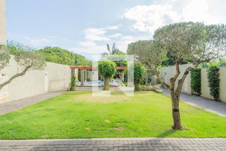 Casa à venda com 360m², 3 quartos e 8 vagas Casa à venda com 360m², 3 quartos e 8 vagasQuintal