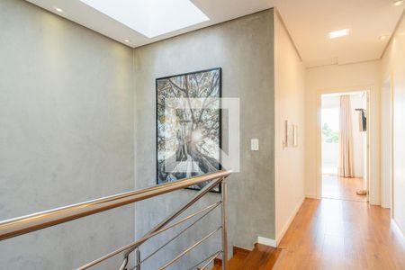 Casa à venda com 360m², 3 quartos e 8 vagas Casa à venda com 360m², 3 quartos e 8 vagasCorredor