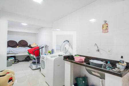 Casa à venda com 360m², 3 quartos e 8 vagas Casa à venda com 360m², 3 quartos e 8 vagasÁrea de Serviço