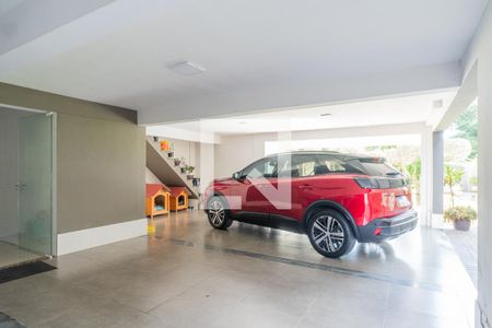 Casa à venda com 360m², 3 quartos e 8 vagas Casa à venda com 360m², 3 quartos e 8 vagasGaragem