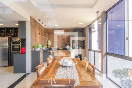 Casa à venda com 360m², 3 quartos e 8 vagas Casa à venda com 360m², 3 quartos e 8 vagasCozinha