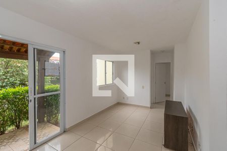 Sala de Estar/Jantar  de casa de condomínio para alugar com 2 quartos, 47m² em Vila Sao Francisco, Hortolândia