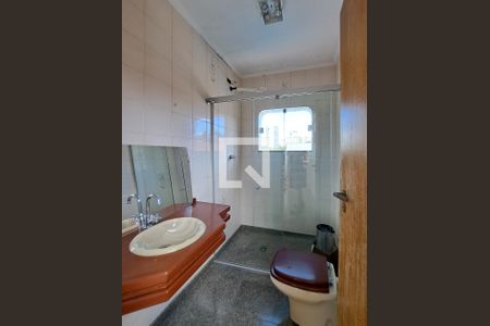 Casa à venda com 400m², 6 quartos e 3 vagas Casa à venda com 400m², 6 quartos e 3 vagasBanheiro 6