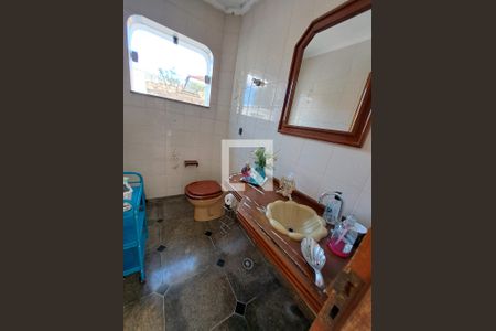 Casa à venda com 400m², 6 quartos e 3 vagas Casa à venda com 400m², 6 quartos e 3 vagasBnaheiro 8