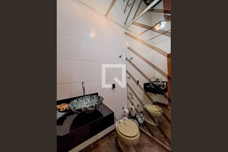 Casa à venda com 400m², 6 quartos e 3 vagas Casa à venda com 400m², 6 quartos e 3 vagasLavabo