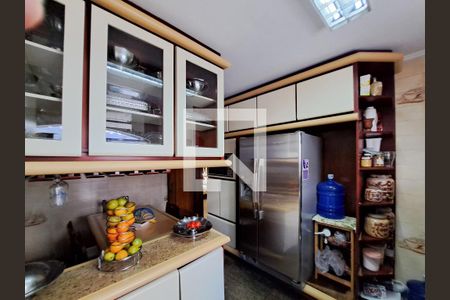 Casa à venda com 400m², 6 quartos e 3 vagas Casa à venda com 400m², 6 quartos e 3 vagasCozinha