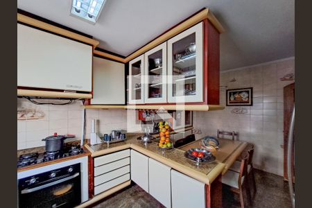 Casa à venda com 400m², 6 quartos e 3 vagas Casa à venda com 400m², 6 quartos e 3 vagasCozinha
