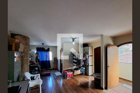 Casa à venda com 400m², 6 quartos e 3 vagas Casa à venda com 400m², 6 quartos e 3 vagasSuite 5